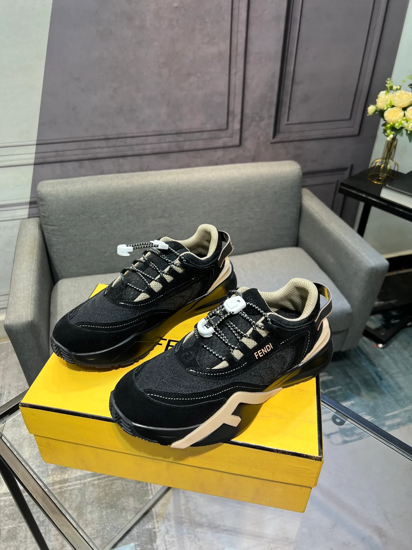 Men's shoes 💰580 FENDI men's fashion casual shoes 👟Hot sale🔥Official website 1:1 replica ⬆️Original quality - Original leather - Original breathable mesh lining Original outsole 1:1 replica, code number 38-44 (45-46 customized)